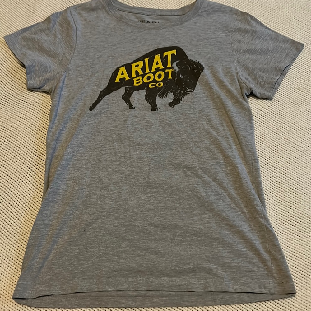 Ariat women’s t-shirt size M